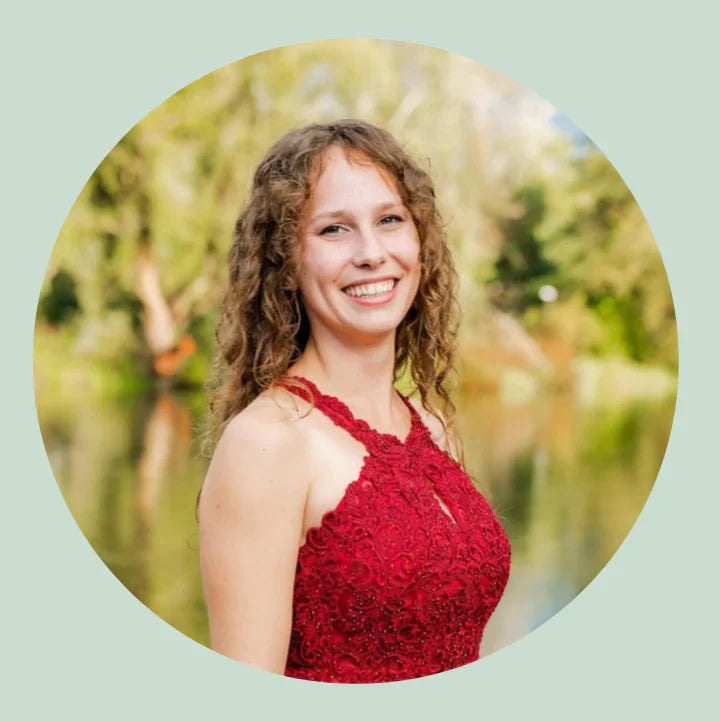 PlantMate customer success story - Plant enthusiast with healthy plants using automated watering system